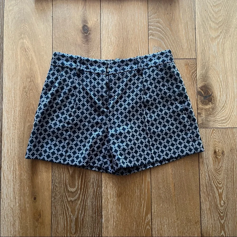 Theory shorts navy size double zero - Picture 6 of 6